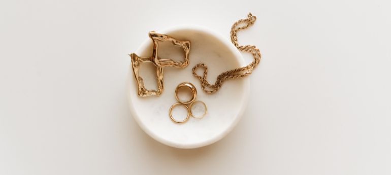 Gold Jewellery Trends: What’s In And What’s Out